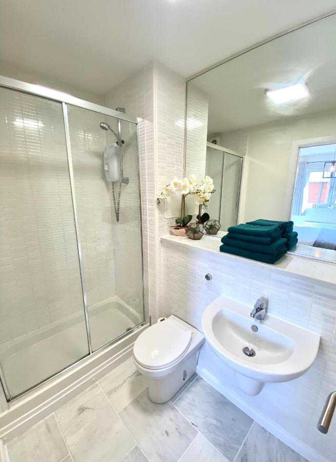 Monart Stylish City Centre Apartment, 2 Bed, Sleeps 6 Perth Bagian luar foto